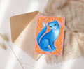 Postkarte A6 Blaue Katze  – Verspielte Katzen Illustration – Bunte Kunstkarte – Modernes Tiermotiv – Geschenk für Katzenliebhaber